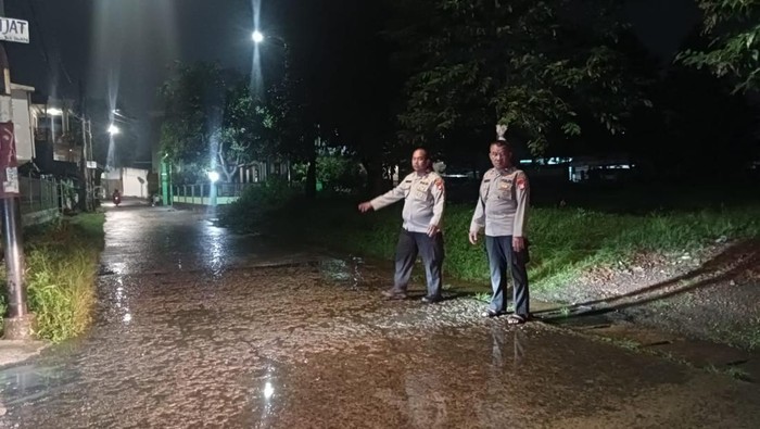 Banjir di Juramangu, Tangsel mulai surut.