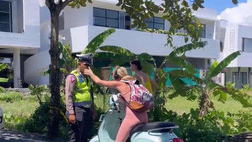 Viral bule berdebat dengan polisi di Jalan Tibubeneng, Kecamatan Kuta Utara, Badung, Bali. (Dok. Polda Bali)