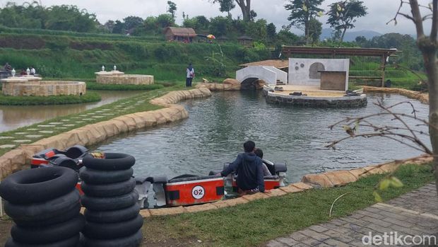 Cantiknya Telaga Madiredo Malang