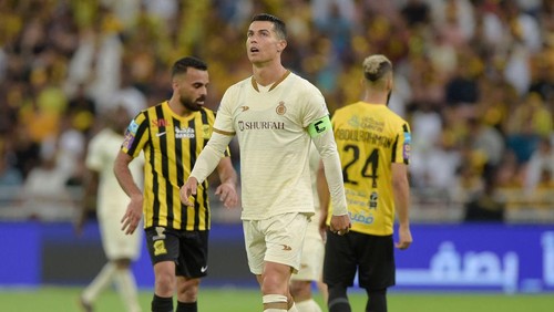 RIYADH, SAUDI ARABIA - MARCH 09: Cristiano Ronaldo of Al Nassr shows dejection during the Saudi Pro League match between Al Ittihad and Al Nassr at King Abdullah Sports City, Jeddah on March 9, 2023 in Riyadh, Saudi Arabia. (Photo by Khalid Alhaj/MB Media/Getty Images)
