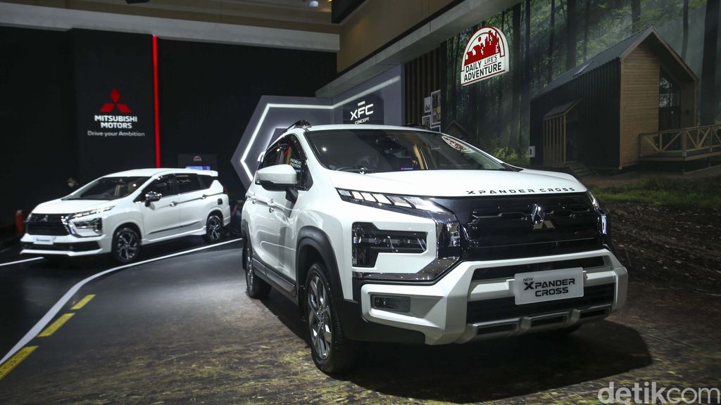 PT Mitsubishi Motors Krama Yudha Sales Indonesia (MMKSI) kembali menghadirkan lini kendaraan untuk masyarakat Indonesia melalui partisipasi dalam ajang GAIKINDO Jakarta Auto Week (JAW) 2023 di Jakarta Convention Center (JCC) Senayan, Jakarta, Jumat (10/3/2023).