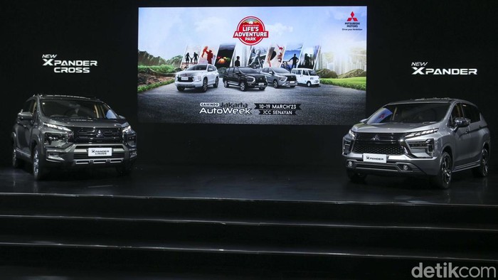 Deretan Mobil Mitsubishi di Gelaran GJAW 2023 PT Mitsubishi Motors Krama Yudha Sales Indonesia (MMKSI) kembali menghadirkan lini kendaraan untuk masyarakat Indonesia melalui partisipasi dalam ajang GAIKINDO Jakarta Auto Week (JAW) 2023 di Jakarta Convention Center (JCC) Senayan, Jakarta, Jumat (10/3/2023).