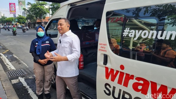 Eri Cahyadi saat mengenalkan Wira Wiri Suroboyo kepada masyarakat
