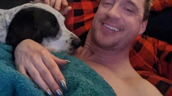 Mana tangan milik cowo dan cewek? Foto: Reddit via Brightside