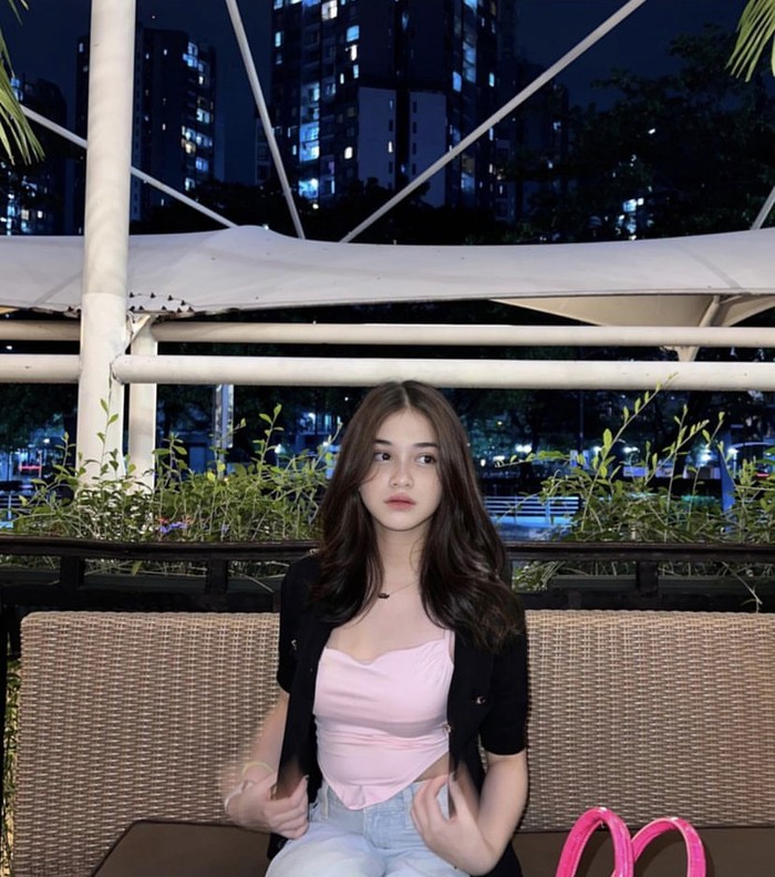 Gaya Ngopi Clara Lasut, Aspri Terbaru Hotman Paris yang Cantik Gaya Ngopi Clara Lasut, Aspri Terbaru Hotman Paris yang Cantik