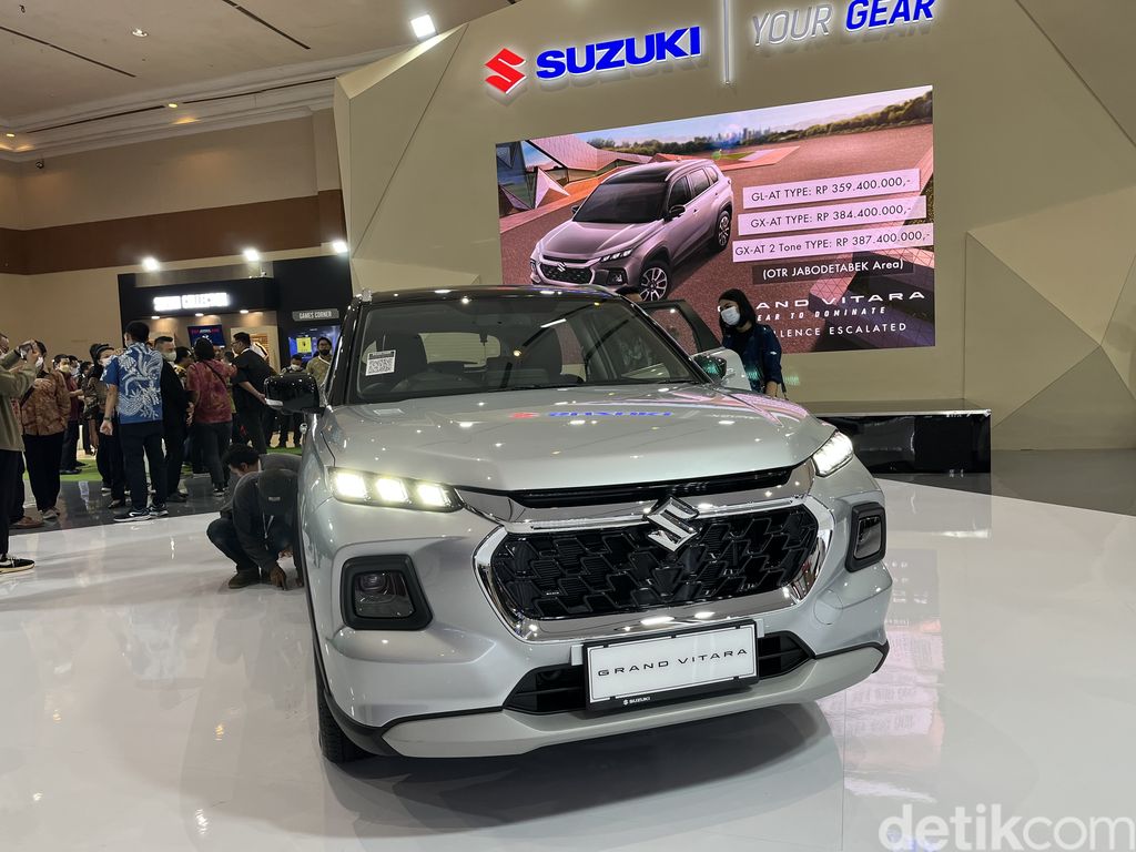 Harga Resmi generasi terbaru Suzuki Grand Vitara diperkenalkan di Jakarta Auto Week 2023.