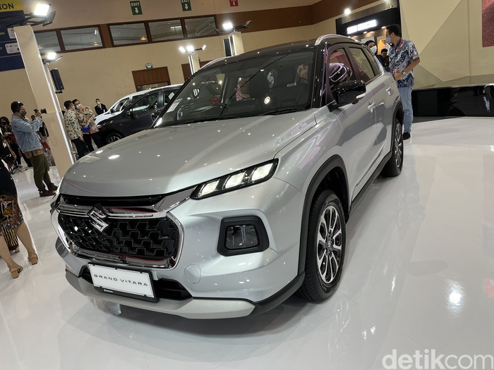 Harga Resmi generasi terbaru Suzuki Grand Vitara diperkenalkan di Jakarta Auto Week 2023.