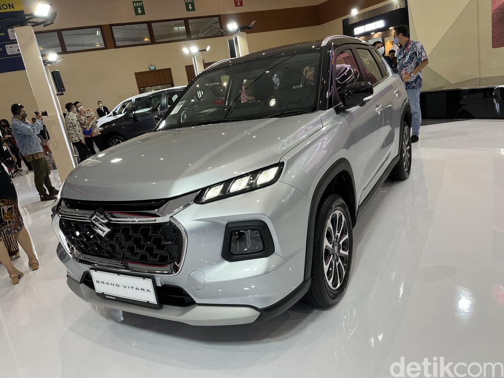 Harga Resmi generasi terbaru Suzuki Grand Vitara diperkenalkan di Jakarta Auto Week 2023.