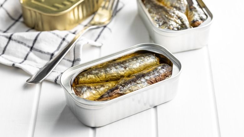ikan kaleng