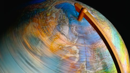 Ilustrasi Bumi berputar