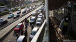 Jalan Gatot Subroto dan Tol Dalam Kota Macet Dua Arah Sore Ini