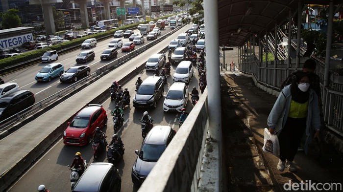 Jalan Gatot Subroto Dan Tol Dalam Kota Macet Dua Arah Sore Ini 3880