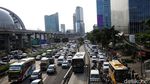 Jalan Gatot Subroto dan Tol Dalam Kota Macet Dua Arah Sore Ini