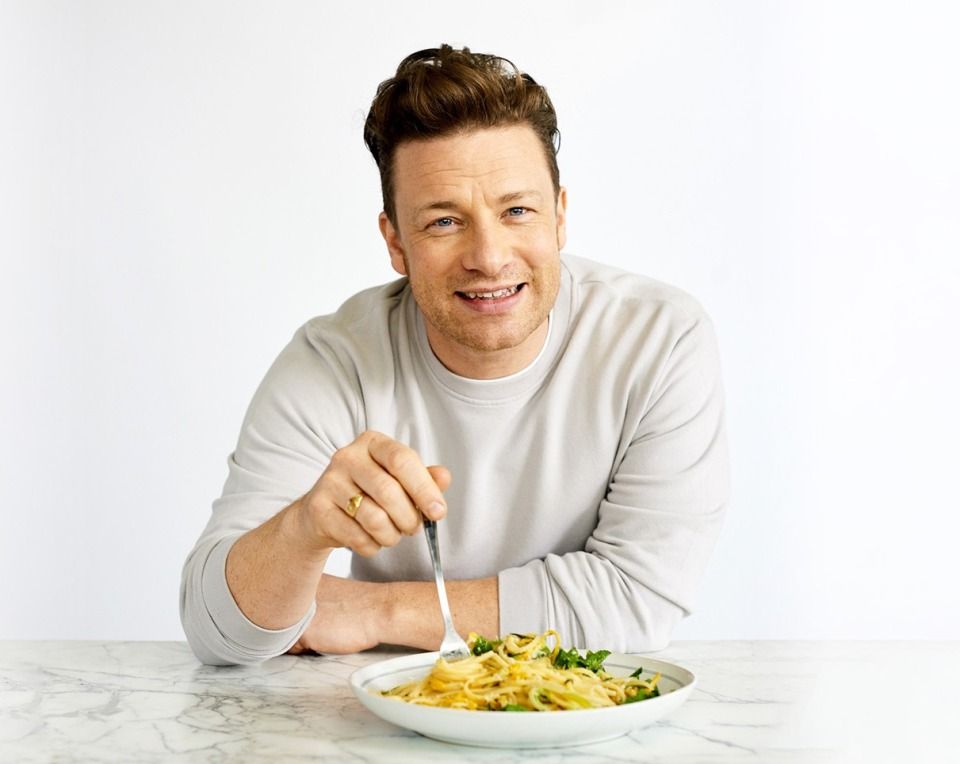 Jamie Oliver Tuai Kritik Usai Bagikan Resep Makanan Murah
