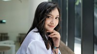 Jihan Audy kerap mengunggah foto gaya penampilannya yang berwarna-warni. (Foto: dok Instagram)