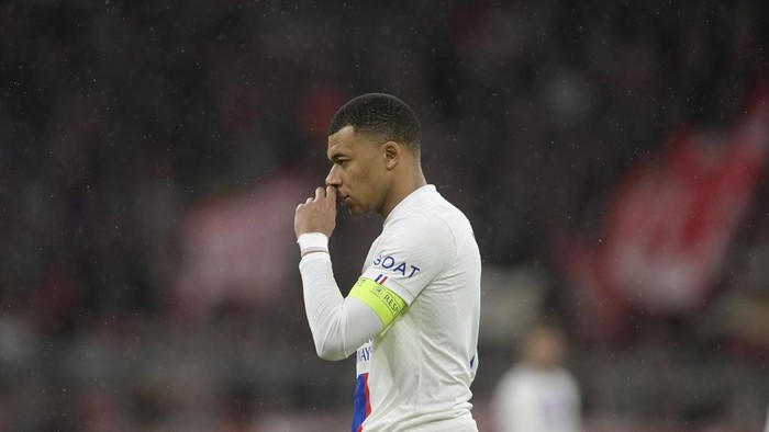 PSGs Kylian Mbappe reacts during the Champions League round of 16 second leg soccer match between Bayern Munich and Paris Saint Germain at the Allianz Arena in Munich, Germany, Wednesday, March 8, 2023. (AP Photo/Andreas Schaad)