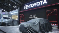Pameran tersebut juga diramaikan sejumlah industri pendukung otomotif, seperti suku cadang, aksesori, perlengkapan berkendara, dan masih banyak lagi.