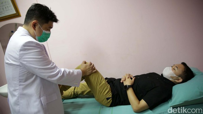 Melihat Layanan Orthopedi dan Rehabilitasi Medik di RSUP Fatmawati RSUP Fatmawati merupakan rumah sakit vertikal Kementerian Kesehatan dan menjadi rumah sakit umum kelas A. Mereka punya keunggulan Orthopedi dan Rehabilitasi Medik.