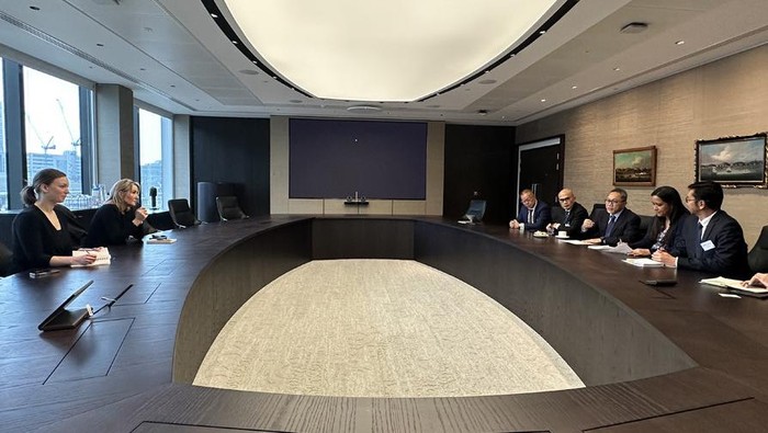 Menteri Perdagangan Zulkifli Hasan Menyambangi Kantor Nike di Inggris