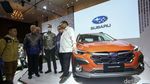 Momen Airlangga Keliling Gaikindo Jakarta Auto Week