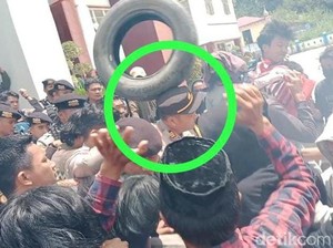 Momen Demo Ricuh hingga Ban Mendarat di Kepala Kabag Ops Polres Mamasa