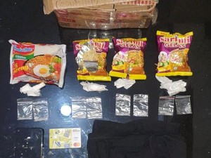 Polisi Amankan Bandar Sabu, Barbuk Dibungkus Dalam Plastik Indomie