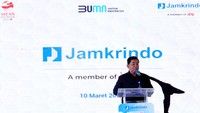 Direktur Utama PT Jamkrindo Hendro Padmono memberikan sambutannya usai membuka kantor cabang baru.