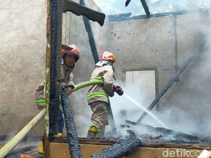 Tolak Diajak Berobat, ODGJ di Blitar Malah Bakar Rumah Sendiri