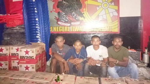 Polisi menangkap empat pelaku pencurian yang beraksi di 23 tempat berbeda di wilayah Manggarai Barat dan Manggarai Timur, NTT.