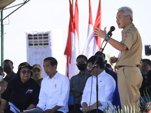 1.043 Sertifikat Tanah Dibagikan ke Warga Blora, Ganjar Pesan Hal Ini
