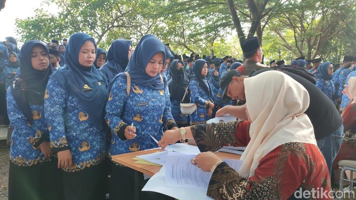 Proses perpanjangan masa kerja PPPK di Ciamis, Jumat (10/3/2023)