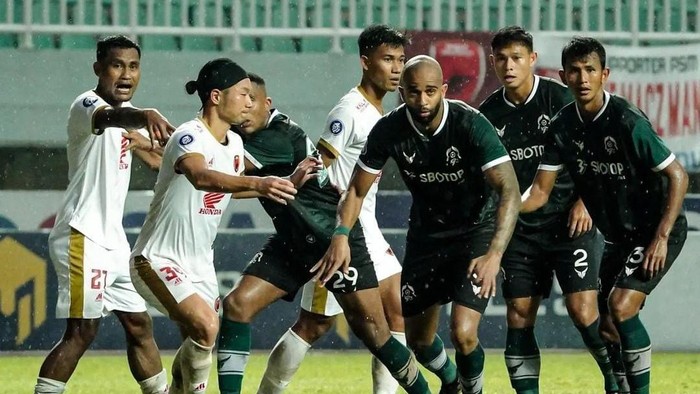 PSM Makassar menghadapi Persikabo 1973 di Stadion Pakansari Cibinong, Bogor dalam laga pekan ke-29 Liga 1 2022/2023.