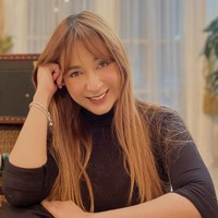 Selain bermusik, Puput Novel juga sempat menjajal dunia politik. Dia pernah mencalonkan diri sebagai anggota DPR dapil DKI Jakarta kader Partai Golkar. Foto: Instagram/@puputnovel_