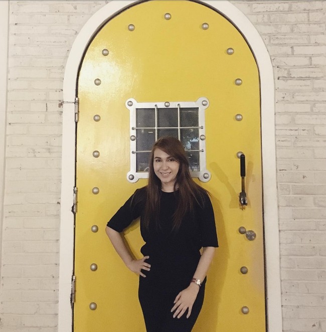 Sempat vakum di dunia hiburan, dia kembali terjun ke dunia tarik suara lewat album religi bersama TOPGAN Band, yang rilis pada 2014. Foto: Instagram/@puputnovel_