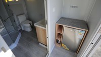 Kontainer tersebut masing-masing berukuran 18 meter persegi, terdiri dari kamar tidur dan kamar mandi.  
