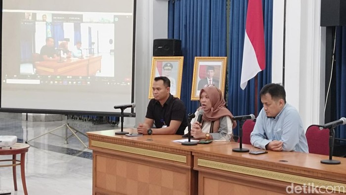 Rapat koordinasi (rakor) tentang penamaan rupabumi di Tatar Sunda di Gedung Sate, Bandung, Jumat (10/3/2023).