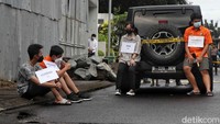 Kini tersangka Mario Dandy dan Shane Lukas ditahan di ruang tahanan Polda Metro Jaya. Sementara perempuan AG yang merupakan pacar Mario Dandy resmi ditahan di Lembaga Penyelenggara Kesejahteraan Sosial (LPKS) selama kurun waktu tujuh hari. Penyidik memiliki opsi untuk memperpanjang masa penahanan AG menjadi delapan hari.