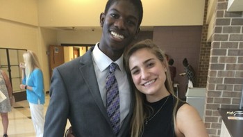 Robert adalah seorang pemuda yang berprestasi. Pada tahun 2021, Robert memperoleh gelar Sarjana Sains dalam Ilmu Komputer dan Kecerdasan Buatan dari Universitas Stanford. Ini adalah salah satu teman wanitanya. Foto: Instagram