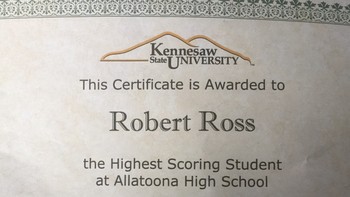 Robert menunjukkan ia juara kompetisi matematika saat SMA. Piagamnya ia pajang di Instagram. Foto: Instagram