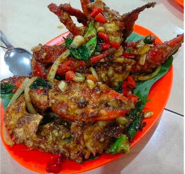 Sajian kepiting di restoran seafood 212 Wiro Sableng