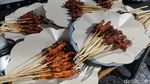 Wisata Kuliner ke Sate Rembiga Ibu Sinnaseh yang Legendaris