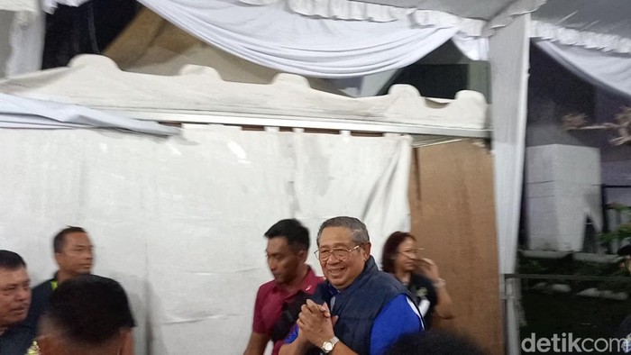SBY dan AHY menonton laga Jakarta LavAni Allo Bank di Proliga 2023 seri Solo, Jumat (10/3/2023). LavAni berhasil mengunci tiket ke grand final.