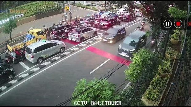 Screenshot CCTV Jalan Pasar Minggu dari Pancoran arah Kalibata. (dok. Aplikasi Molecool)