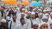 Rangkaian tradisi ziarah akbar selama tiga hari yang diikuti oleh peziarah dari dalam dan luar Kota Palembang menjelang Ramadhan ini kembali selenggarakan setelah sebelumnya ditiadakan karena pandemi COVID-19. 