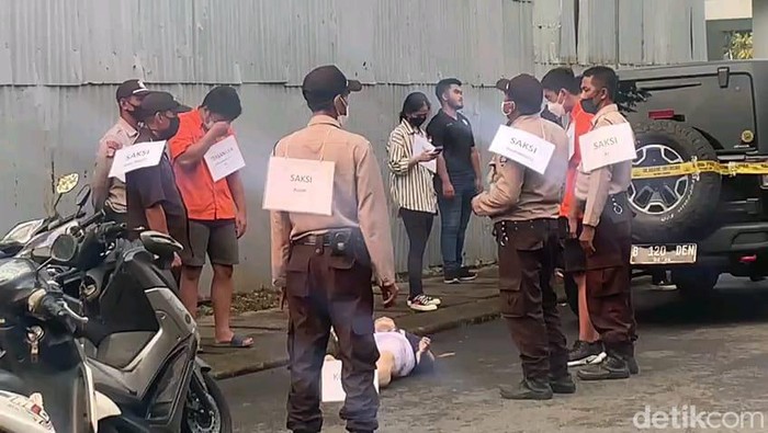Shane Lukas saat menjalani rekonstruksi kasus penganiayaan David Latumahina