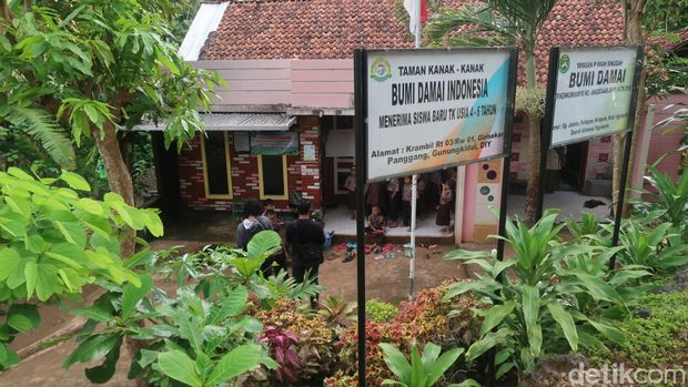 Suasana di TK Bumi Damai Indonesia, Pedukuhan Krambil, Kalurahan Girisekar, Kapanewon Panggang, Kabupaten Gunungkidul, Jumat (10/3/2023).