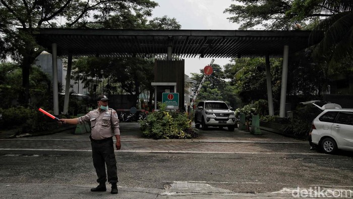 Suasana Terkini Jelang Rekonstruksi Mario Dandy Rekonstruksi kasus penganiayaan Cristalino David Ozora alias David (17) oleh Mario Dandy Satrio (20) akan digelar di Ulujami, Jakarta. Begini kondisi jelang rekontruksi.