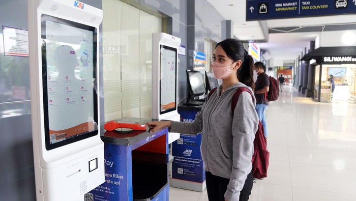 Kai Daop 8 Terapkan Face Recognition Boarding Cukup Pindai Wajah