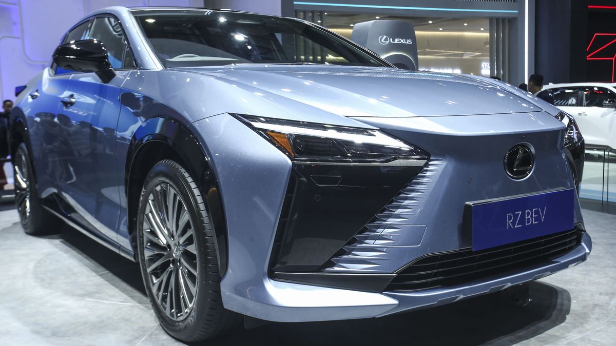 lexus electric car harga