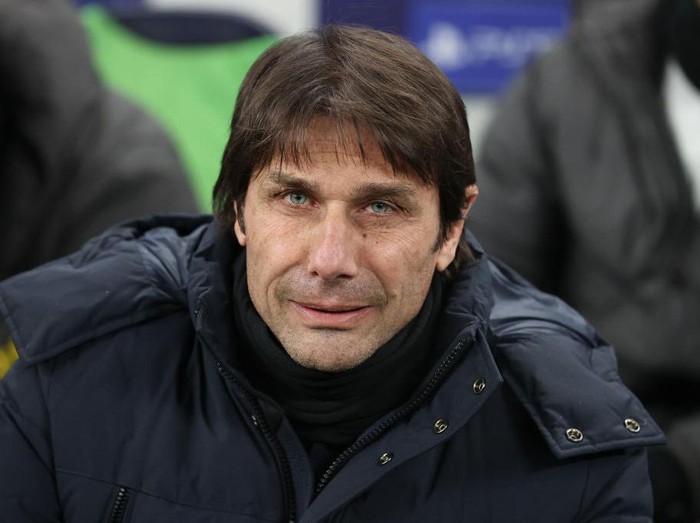 LONDON, ENGLAND - MARCH 08: Head Coach Antonio Conte of Tottenham Hotspur looks on ahead of the UEFA Champions League round of 16 leg two match between Tottenham Hotspur and AC Milan at Tottenham Hotspur Stadium on March 08, 2023 in London, England. (Photo by Francesco Scaccianoce/Getty Images)